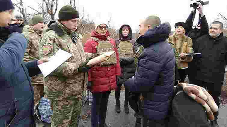 Росіяни вперше повернули Україні 42 ув'язнених з тюрем окупованої Луганщини