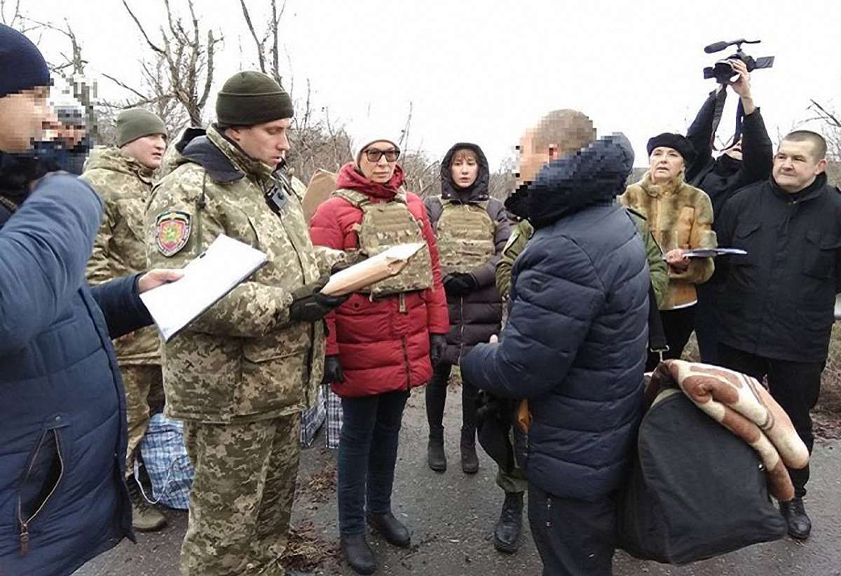 Росіяни вперше повернули Україні 42 ув'язнених з тюрем окупованої Луганщини