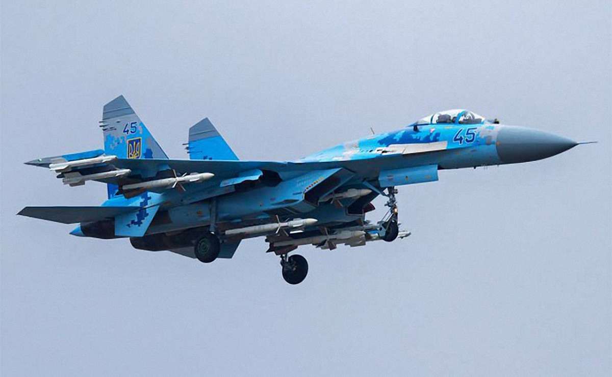 Військовий літак Су-27 розбився на Житомирщині, пілот загинув 