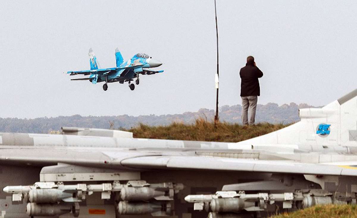 З'явились подробиці катастрофи винищувача Су-27 на Житомирщині