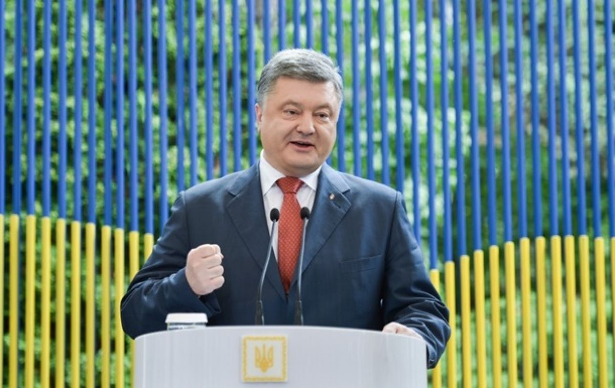 Порошенко розповів, що до 1997 року не говорив українською мовою