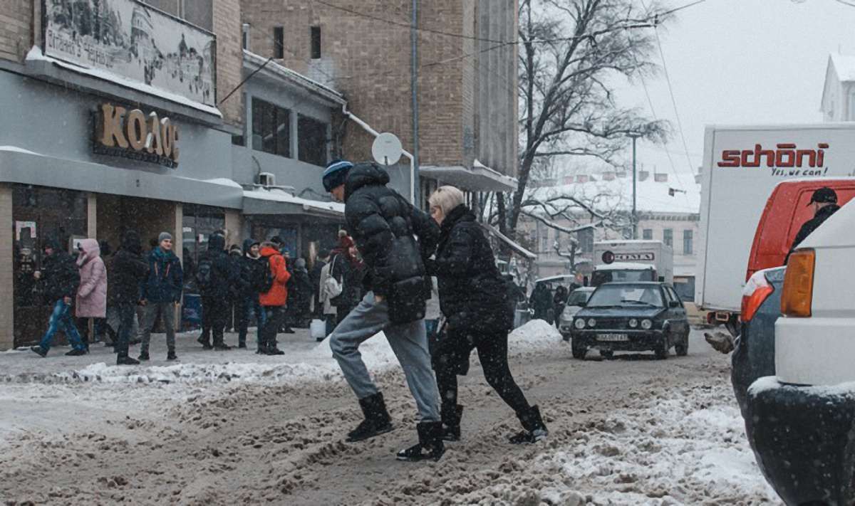 Чернівецька мерія почала штрафувати приватні підприємства за неприбраний сніг