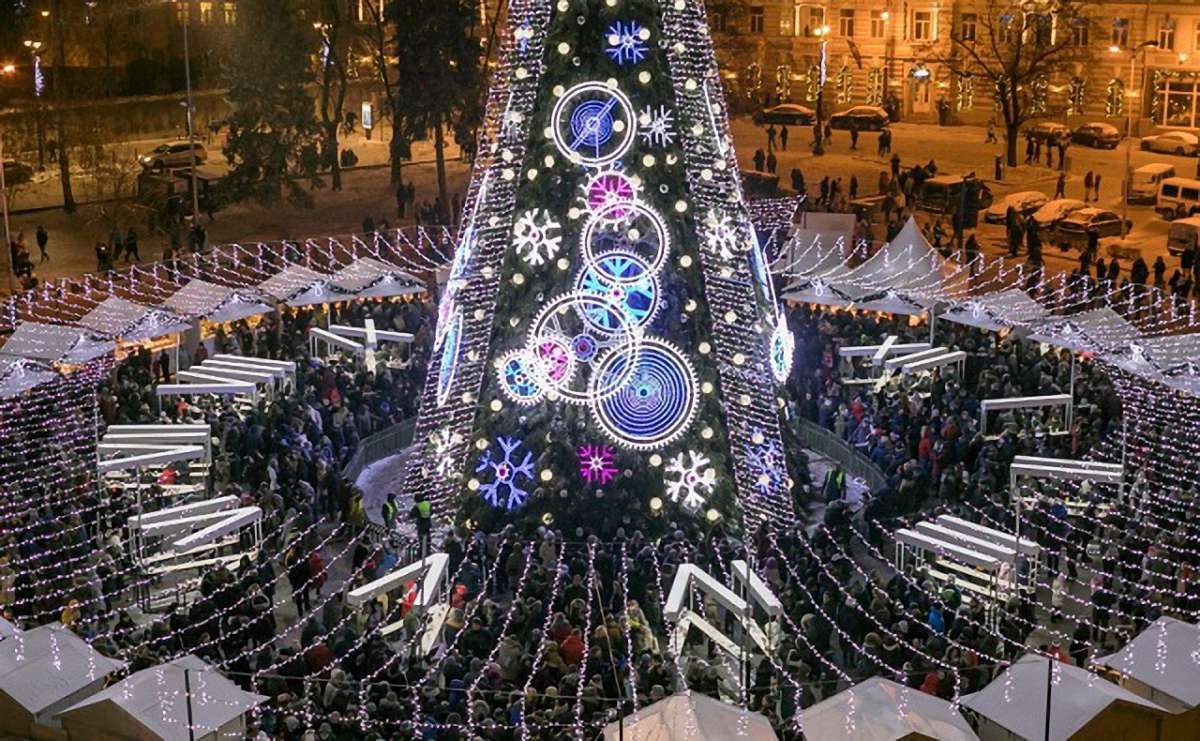 Найгарніші ялинки України та світу 2019