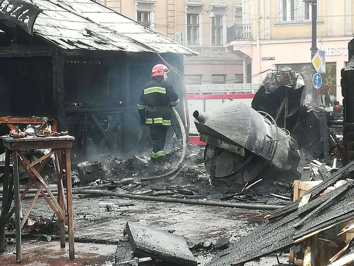 На різдвяному ярмарку у Львові стався вибух, четверо постраждалих