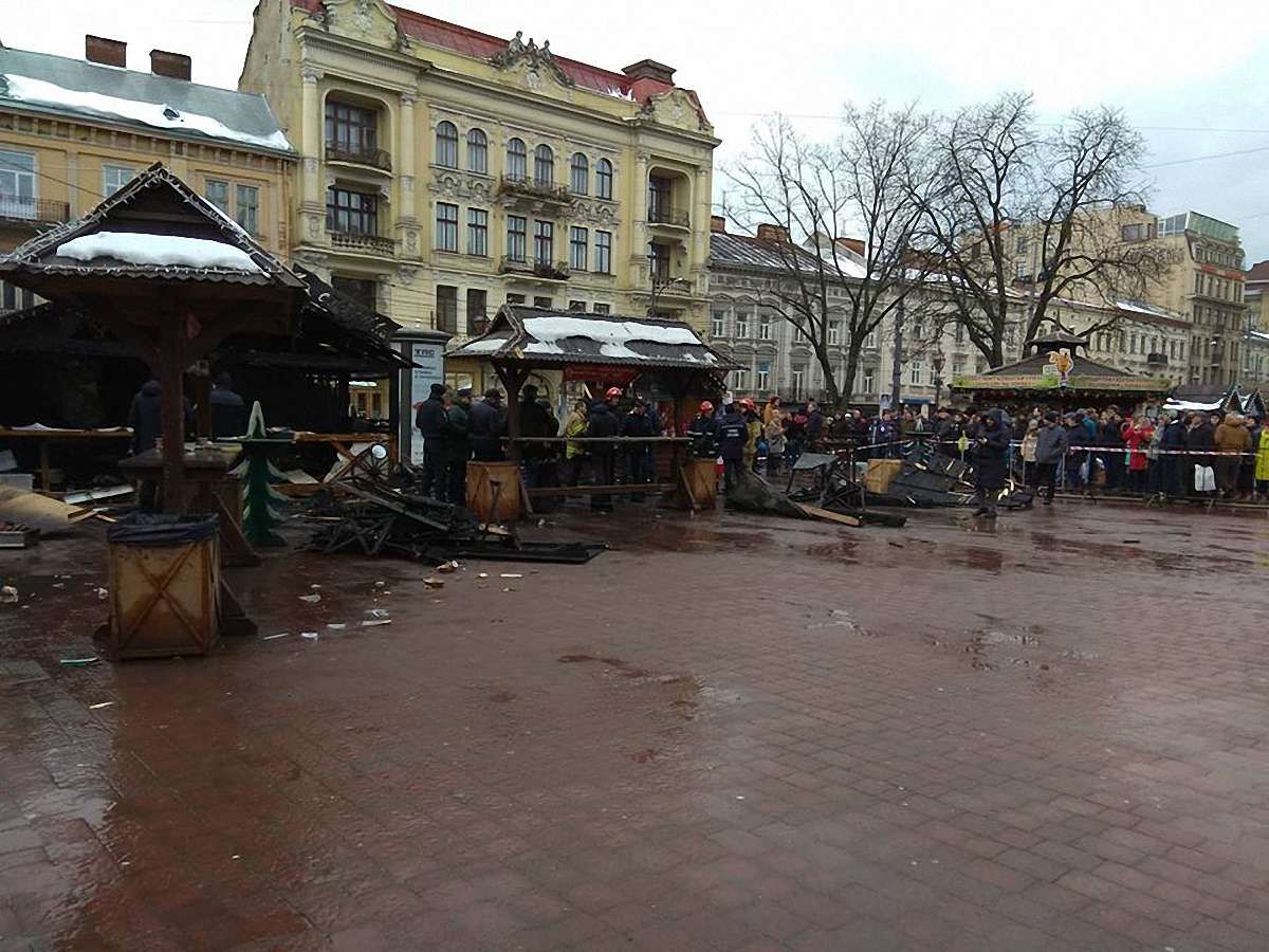 У Львові через вибух зупинили роботу різдвяного ярмарку