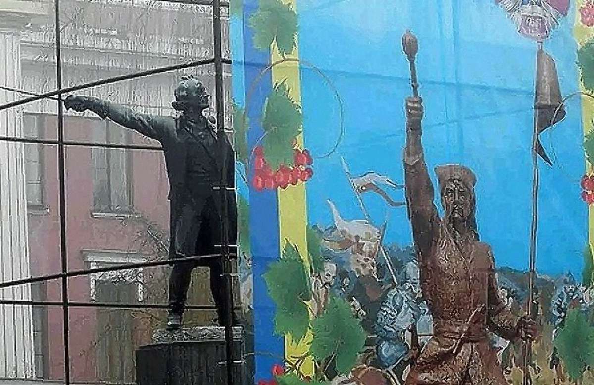 Мінкульт прийняв рішення про демонтаж пам’ятника Суворову у Києві