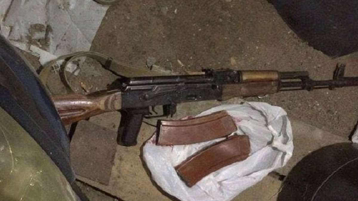 Солдата зі Львівщини ув’язнили на 5 років за крадіжку автомата Калашникова