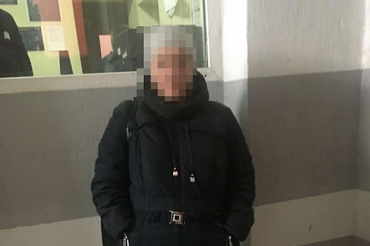 Львівські поліцейські затримали на гарячому інтернет-шахрайку