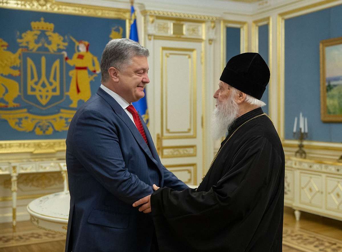 Президент присвоїв патріарху Філарету звання Героя України