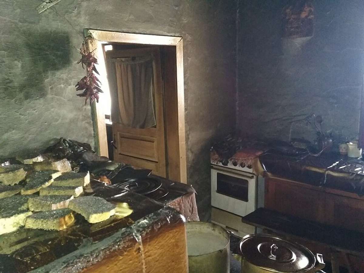 Під час пожежі у приватному будинку на Яворівщині загинув 68-річний власник