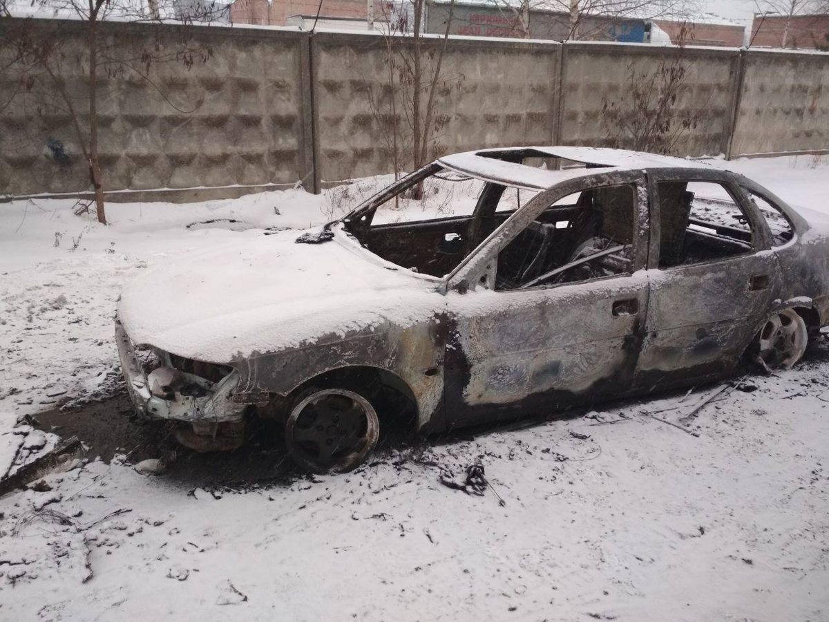 Вночі у Червонограді згорів автомобіль Оpel