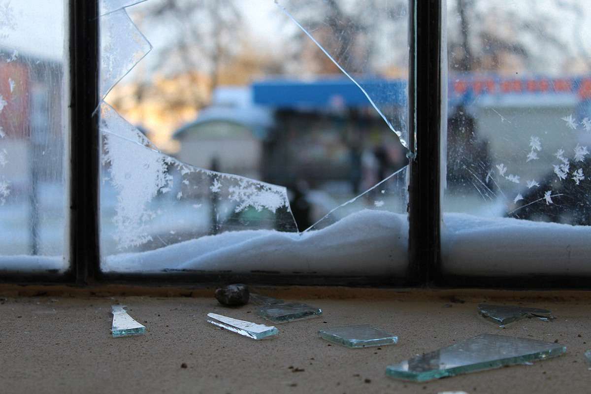 Невідомі побили шибки у дрогобицькій хоральній синагозі