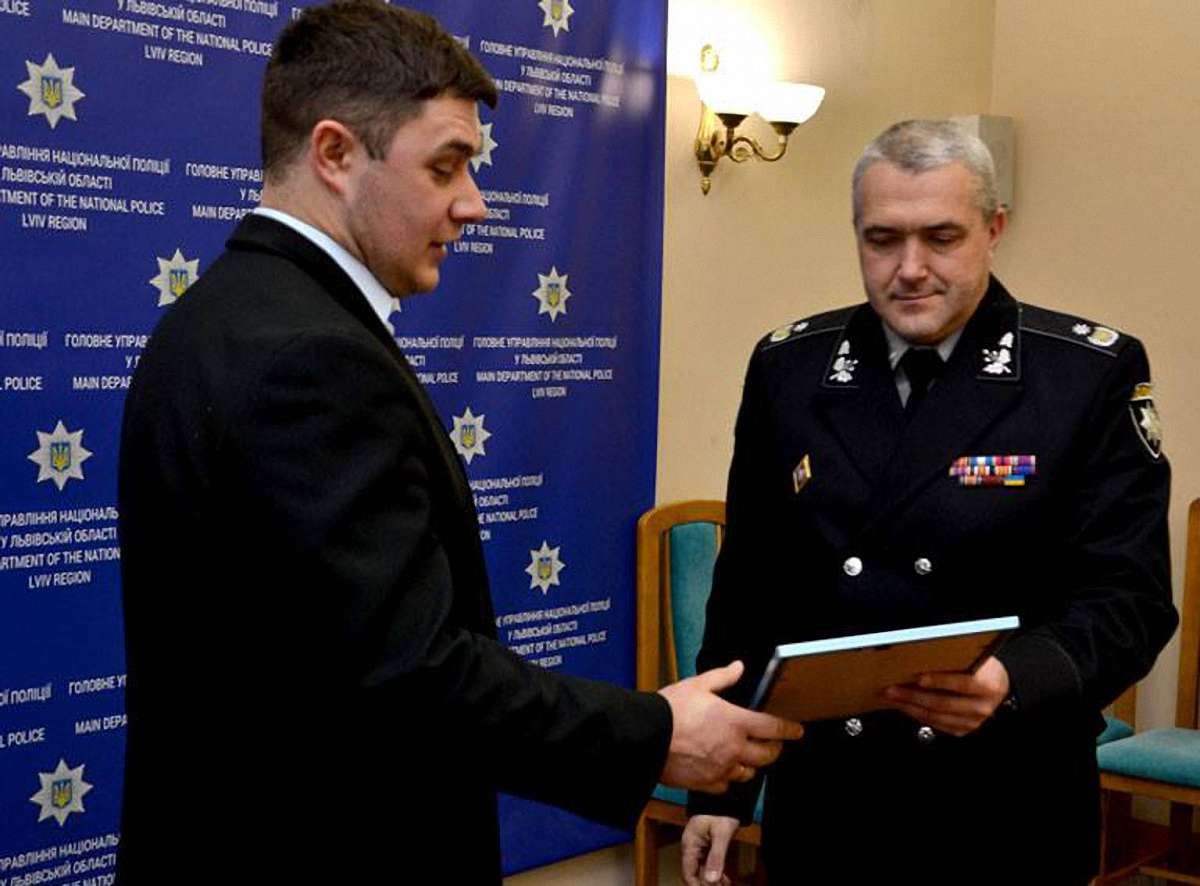 Шеф поліції Львівщини запропонував стати поліцейським львів'янину, що затримав грабіжника