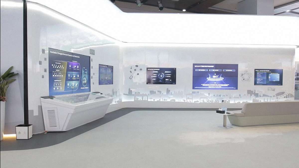 Інновації та надійність: як компанії Huawei вдалося досягти успіху серед виробників смартфонів