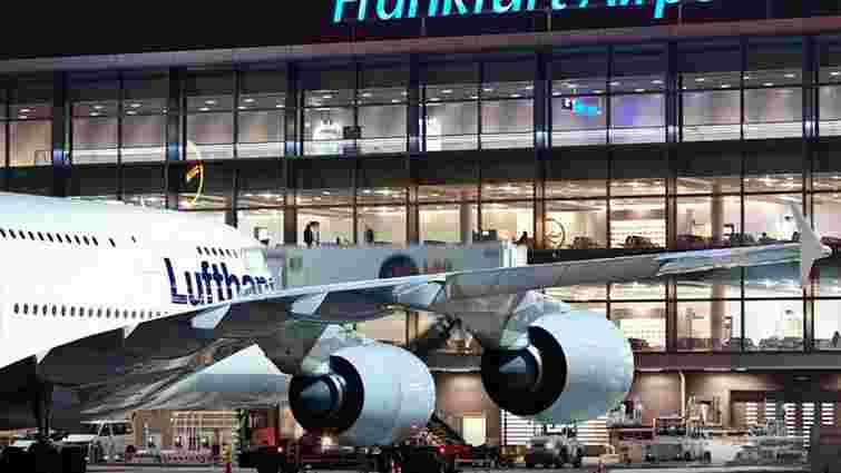 Українцям порадили перебронювати квитки до Франкфурта через страйк працівників летовища