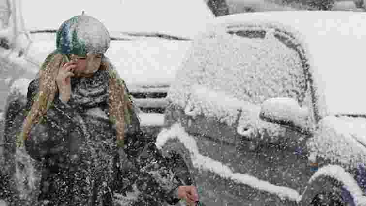 Мокрий сніг з дощем пообіцяли синоптики у західних областях України