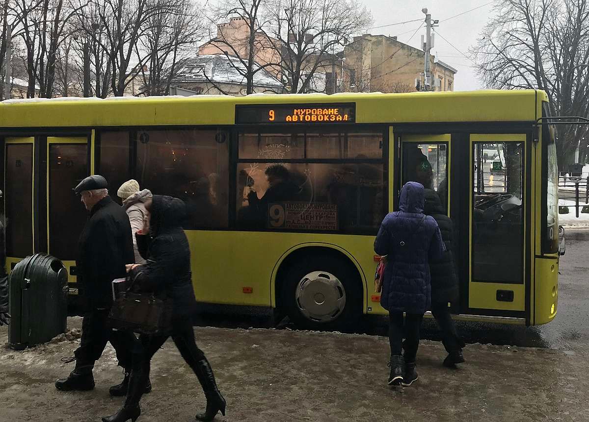 У Львові змінили схему руху сімох автобусних маршрутів 