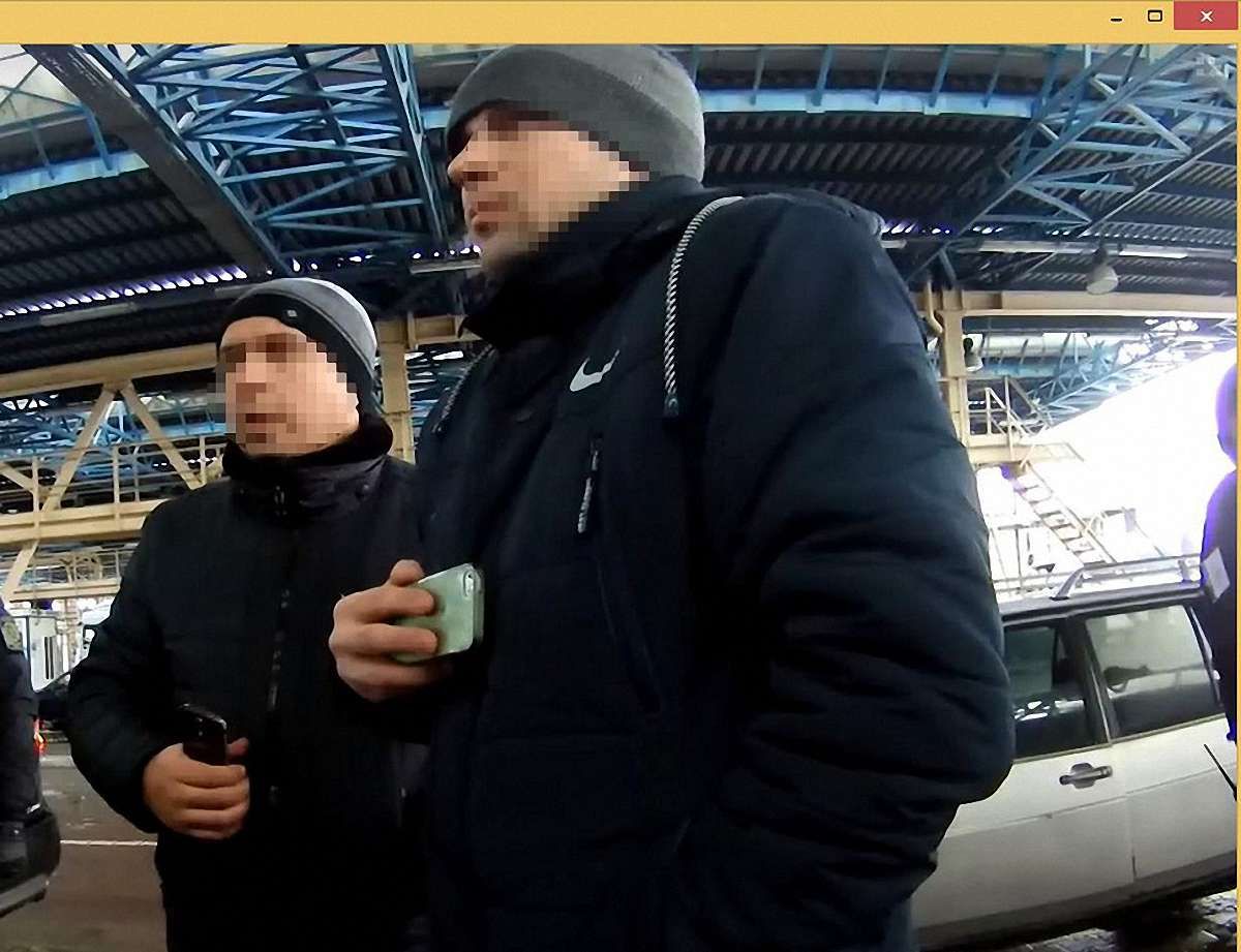 За відеозйомку у пункті пропуску «Краківець» затримали двох українців