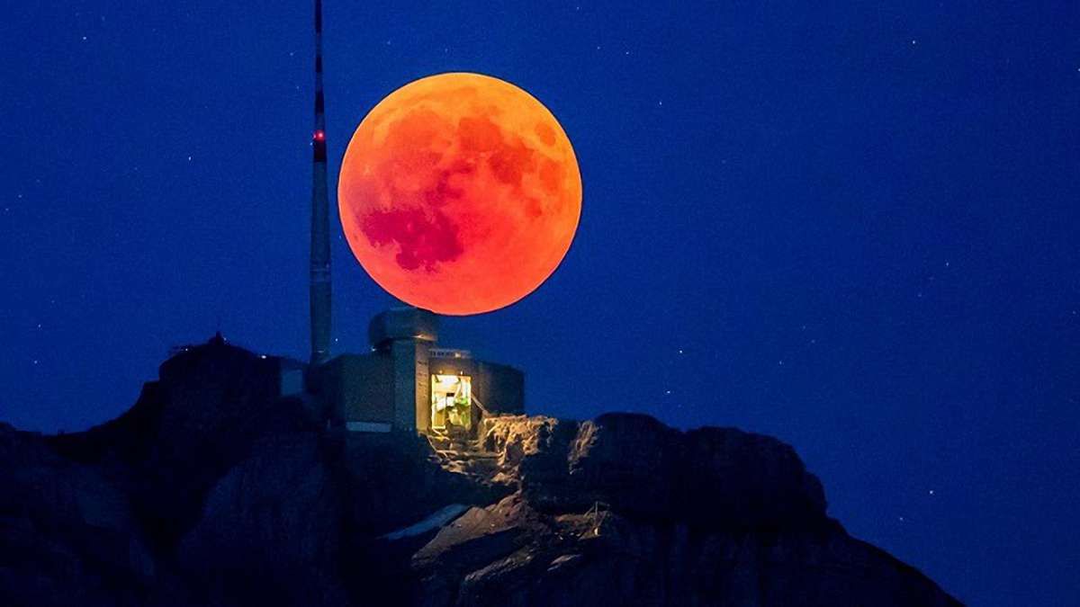Перше місячне затемнення цього року можна буде побачити 21 січня