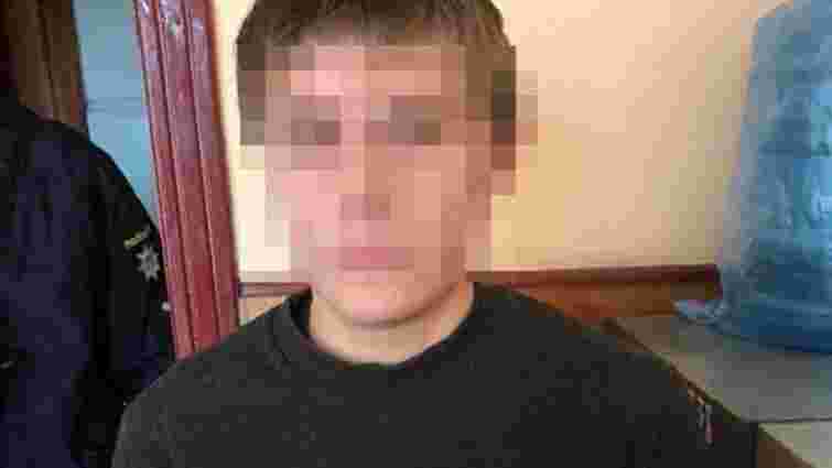 Львівські патрульні затримали грабіжника, що вирвав сумку у 29-річної жінки