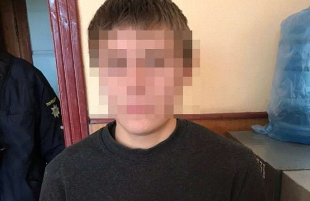 Львівські патрульні затримали грабіжника, що вирвав сумку у 29-річної жінки