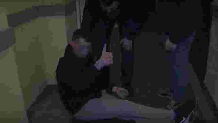 У Львові п’яний турист заявив про спроби його зарізати та заснув у нічному клубі