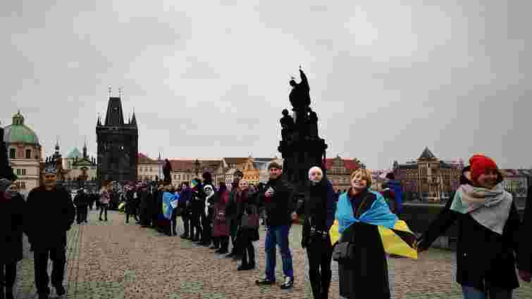У Празі українці утворили «живий ланцюг» з нагоди Дня соборності України