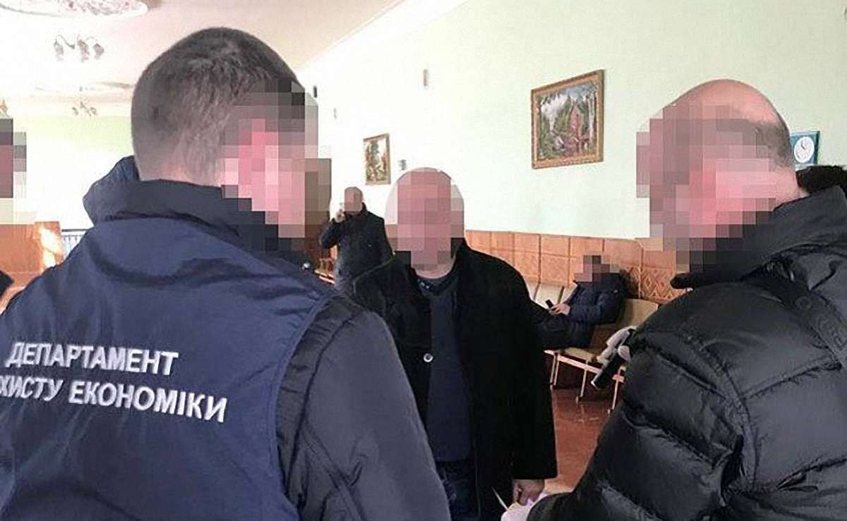 На Волині поліція затримала на хабарі керівника Інституту економіки та менеджменту