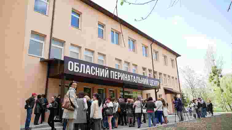 Львівський суд визнав незаконним звільнення лікаря перинатального центру за огріхи будівельників