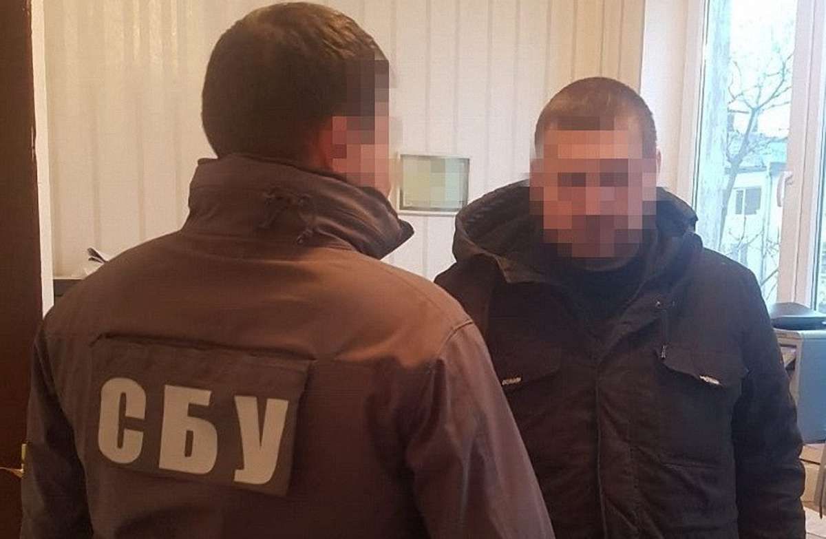 СБУ затримала за хабарництво двох співробітників держбанку в Одесі
