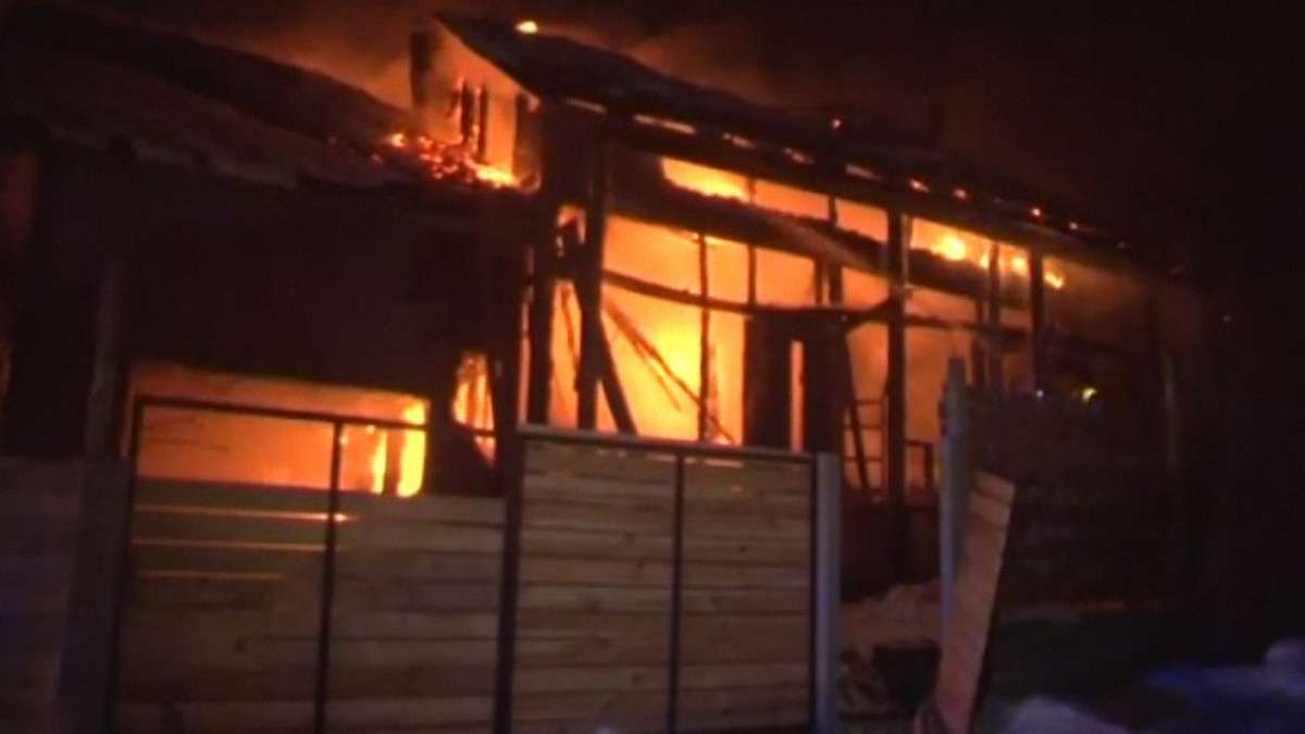 У Львові згорів дерев’яний житловий будинок