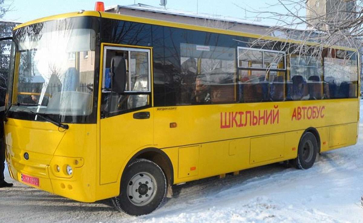 На Київщині діти отруїлися після поїздки у шкільному автобусі