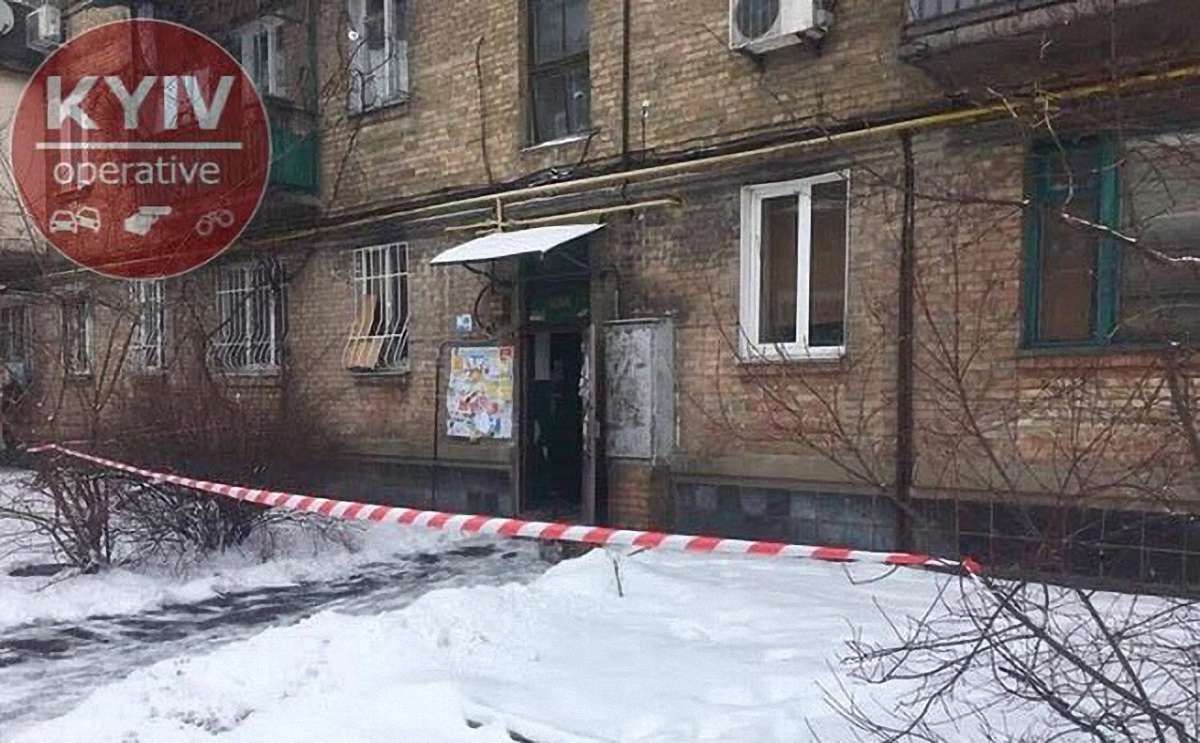 Двоє наркозалежних у Києві розібрали міну під під’їздом багатоповерхівки
