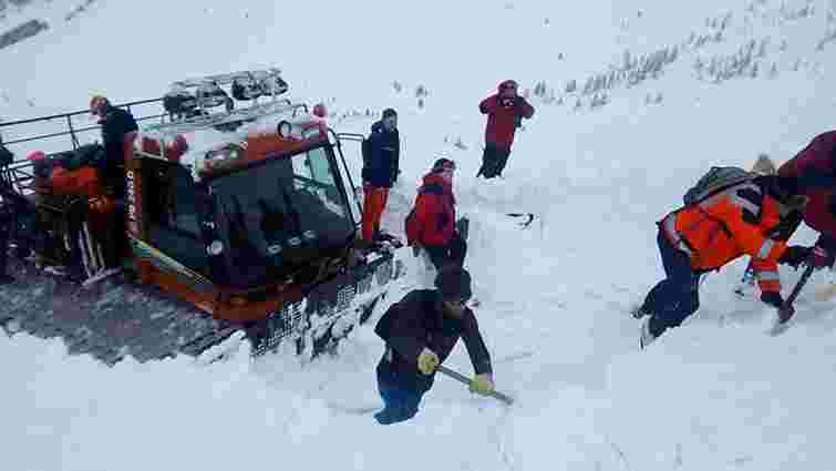 Рятувальники знайшли тіло загиблого під лавиною туриста на Закарпатті