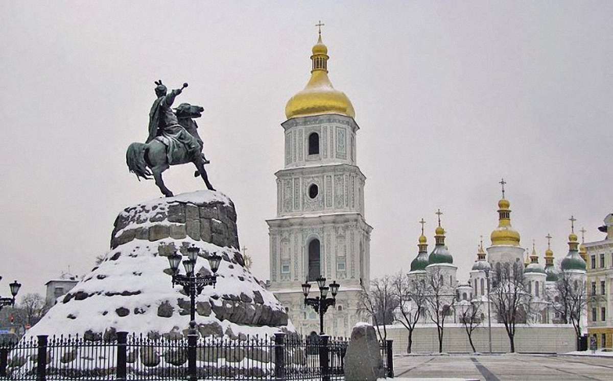 З вікна Софійського собору в Києві випав чоловік