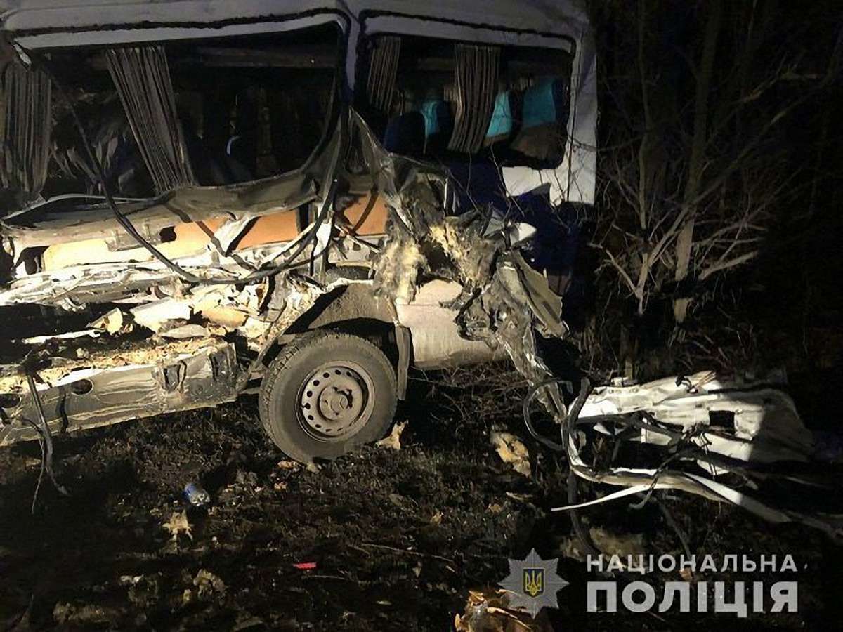 У потрійній ДТП на трасі в Одеській області загинули двоє працівників поліції