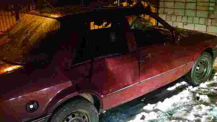 Вночі на Левандівці 32-річний львів'янин розтрощив чужий автомобіль 