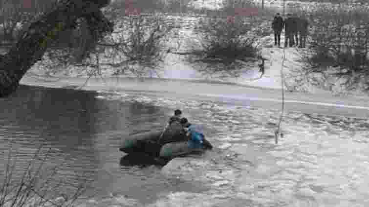 У річці на Волині рятувальники виявили мертву дитину на крижині