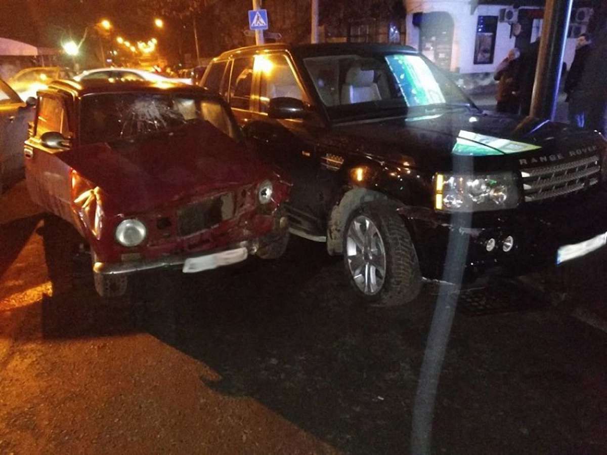 Позашляховик Ольги Богомолець потрапив у ДТП в центрі Одеси