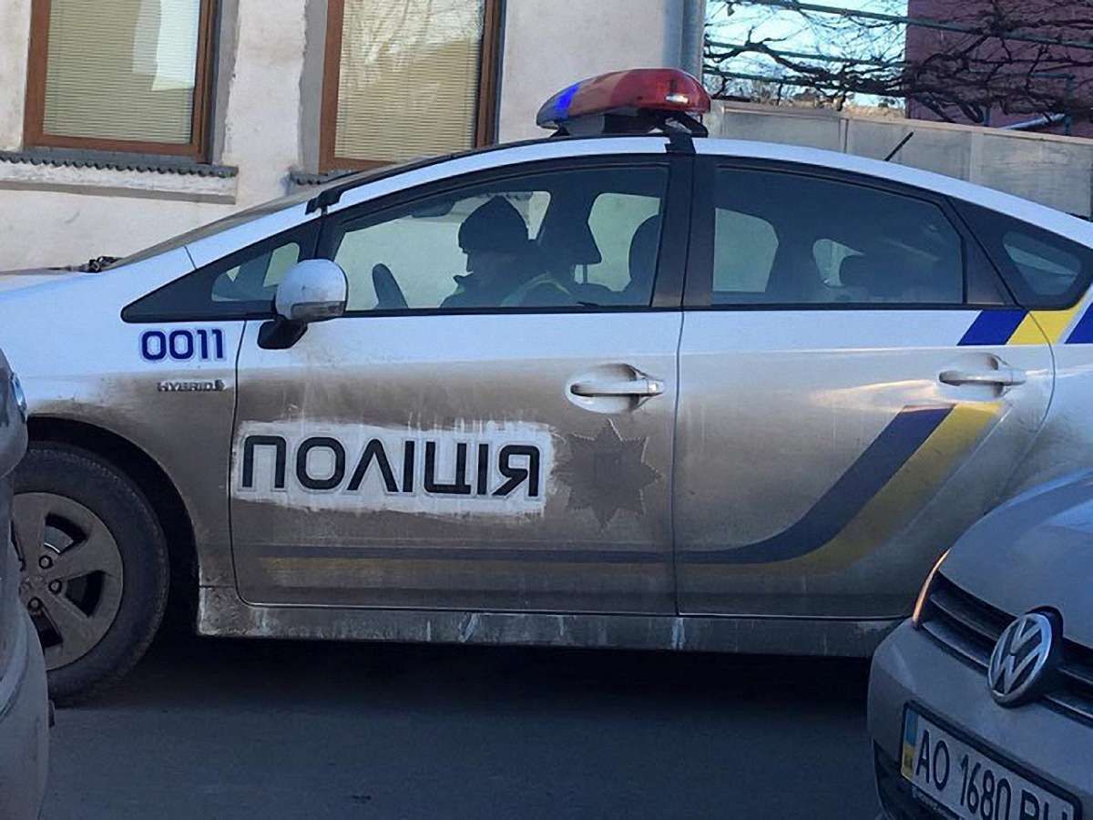 Франківські патрульні поскаржилися, що їх змушують мити службові авто