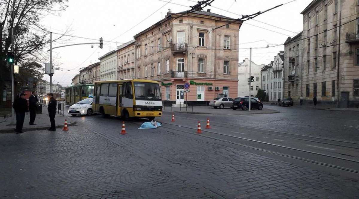 Львівський суд виніс умовний вирок водію маршрутки, який на смерть збив жінку