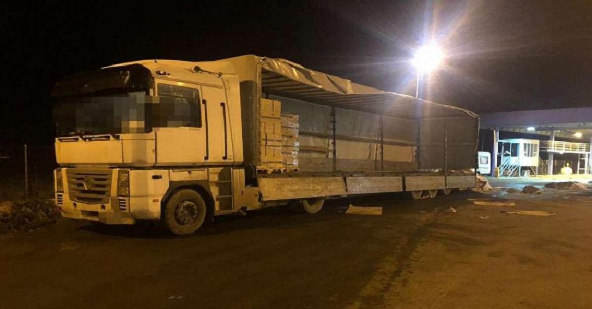 У Румунії затримали вантажівку з цигарками на 450 тис. доларів, що їхала з України