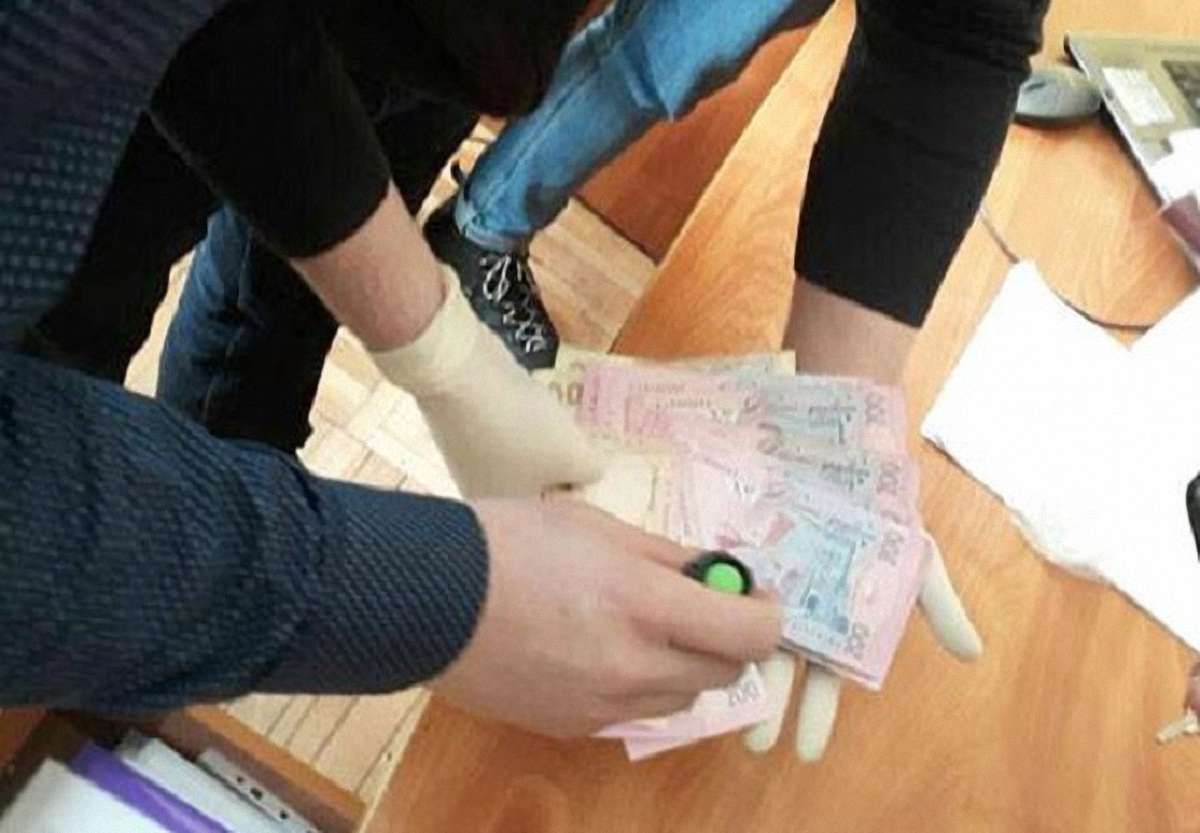 На хабарі затримали посадовця Держпродспоживслужби Львівщини