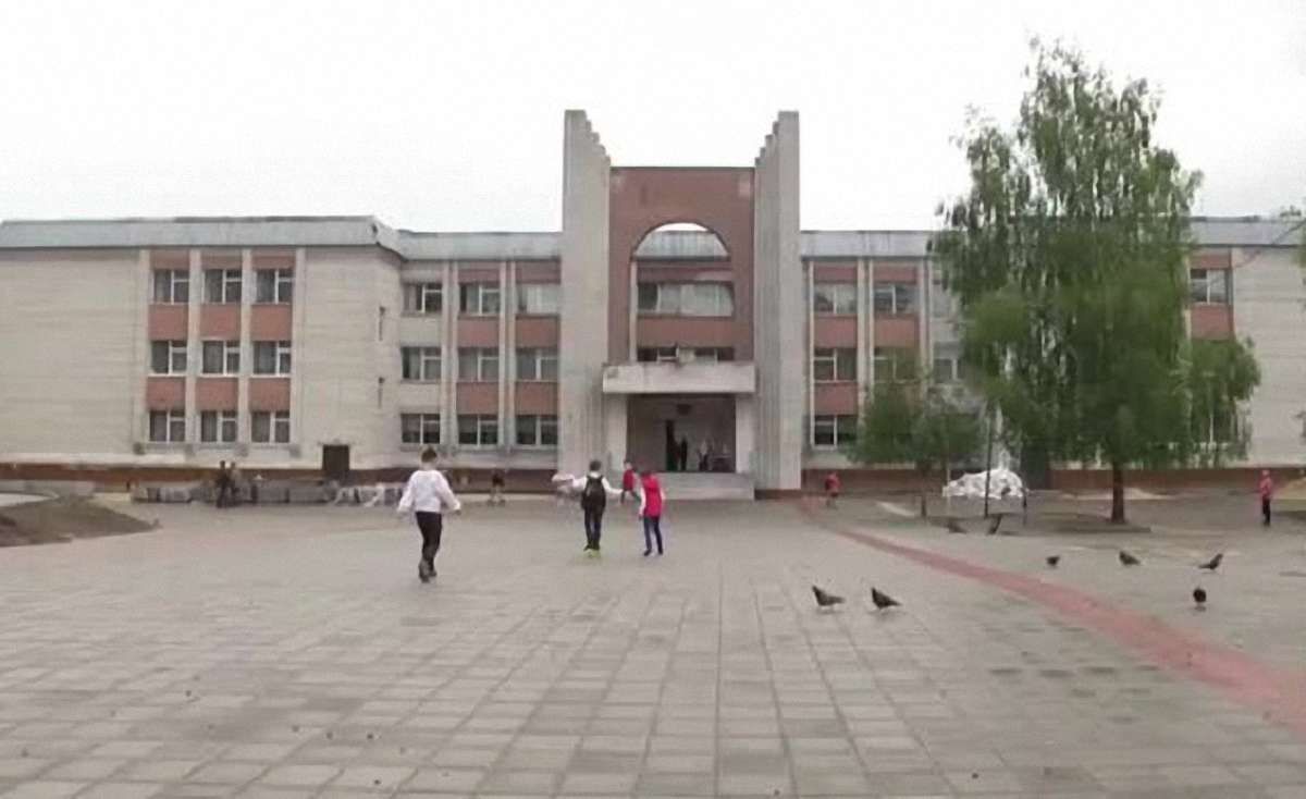 Львівська мерія наполягає на звільненні вчительки, що залишила школяра на кордоні