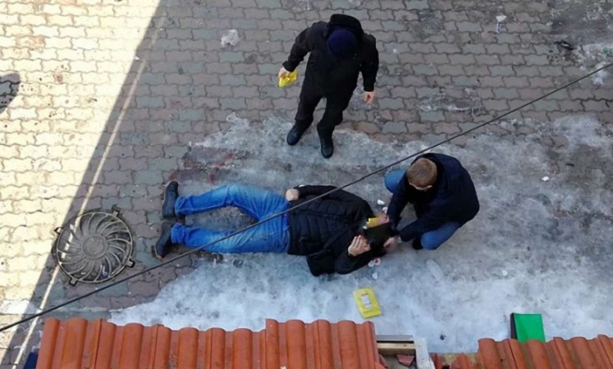 У Калуші невідомий обстріляв будівлю місцевої радіостанції