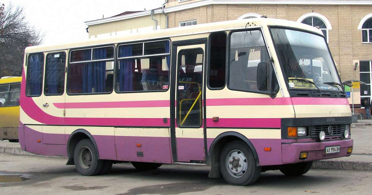 У Городку пасажир випав з маршрутки і опинився в реанімації