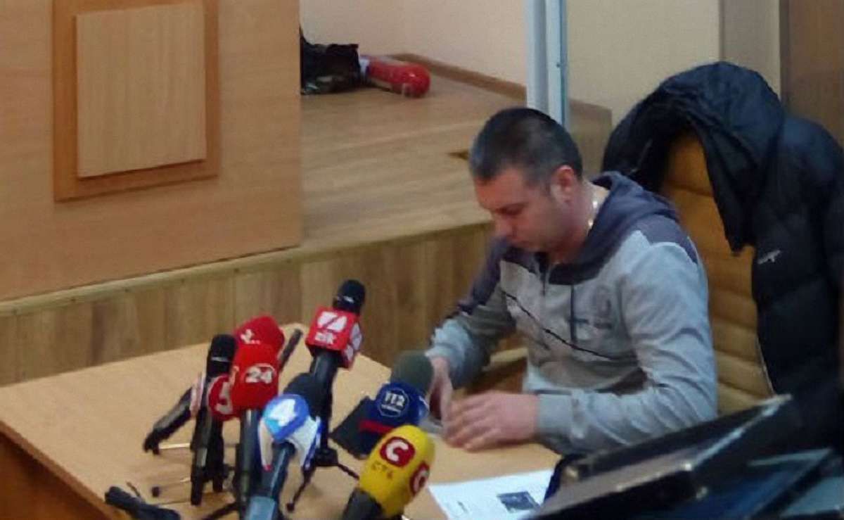 Суд арештував поліцейського, що бив ногами члена С14 біля Подільського райвідділу