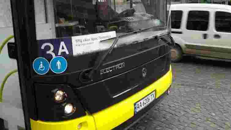 У Львові водій комунального автобуса відмовився безкоштовно везти 27 учнів