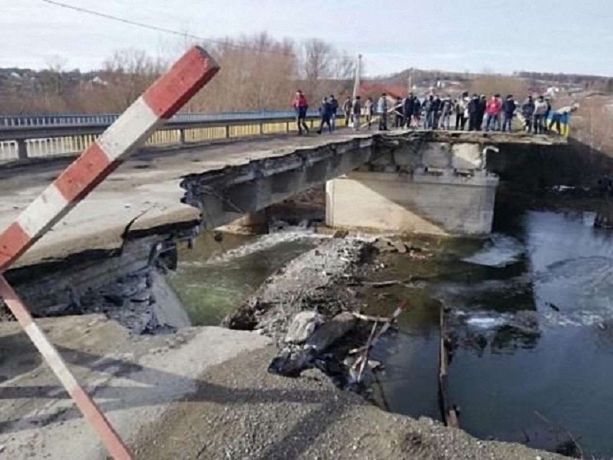 На Тернопільщині обвалився міст через Серет