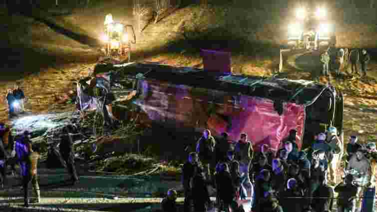У Північній Македонії 14 людей загинули через падіння автобуса в десятиметрову ущелину